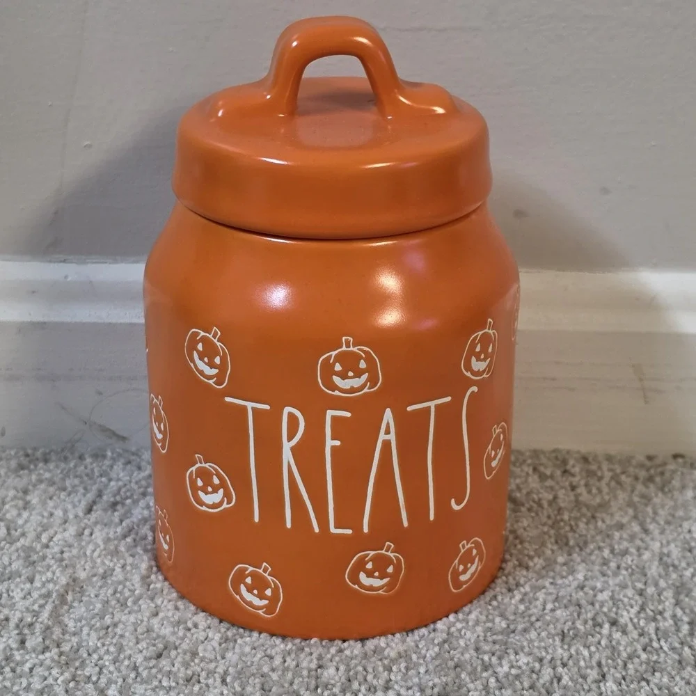 RAE DUNN ORANGE HALLOWEEN Cookie Jar Pumpkin Canister Dog TREAT Container NEW